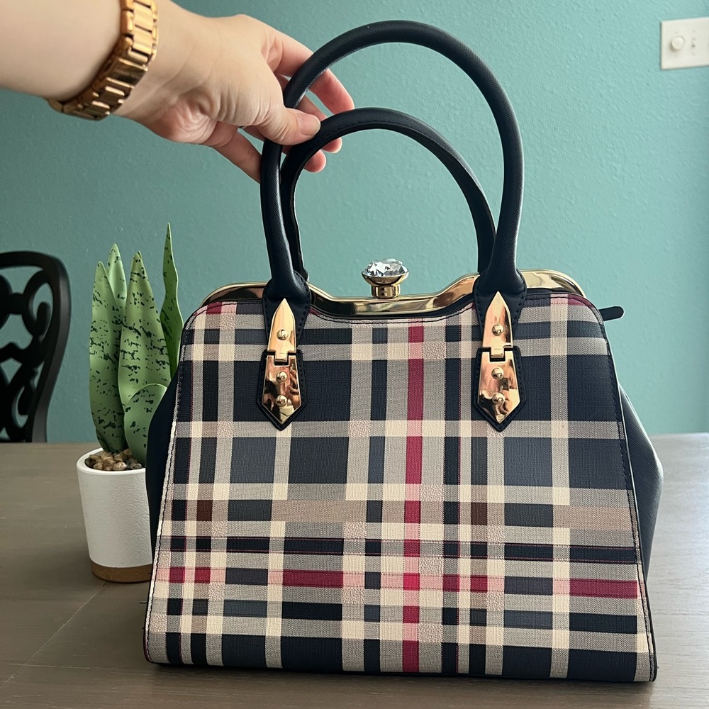Elegant Purse - Picture 5 of 5